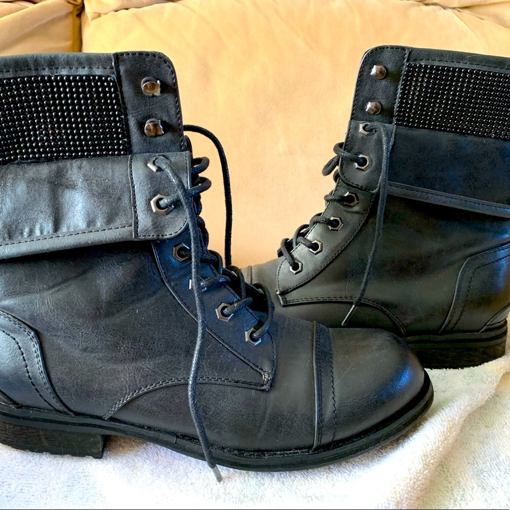 Lane Bryant Black Beaded Combat Boot- lace up- 9 wide/ like new